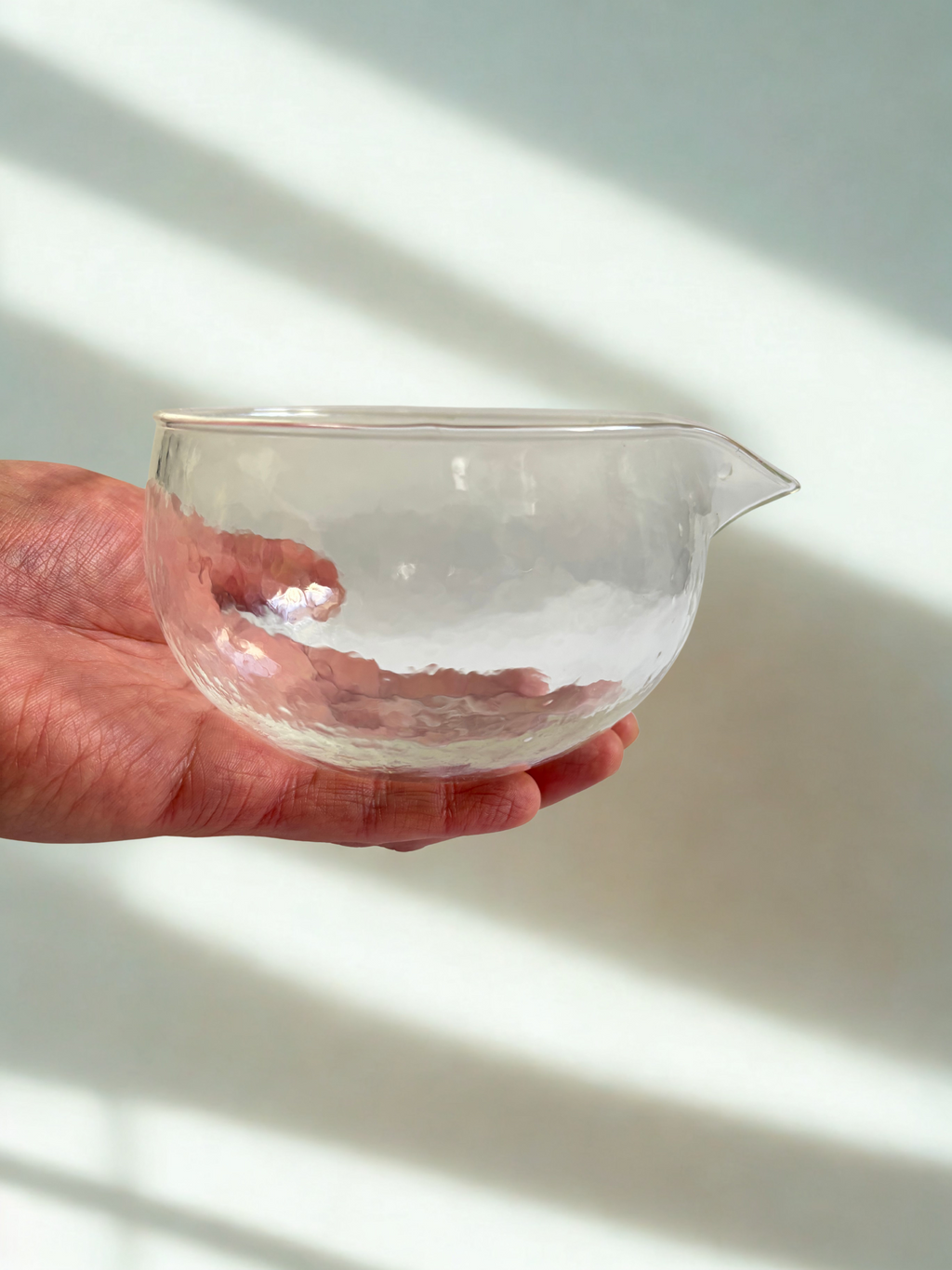 Kōri Bowl – Clear Glass Matcha Bowl with Pouring Spout